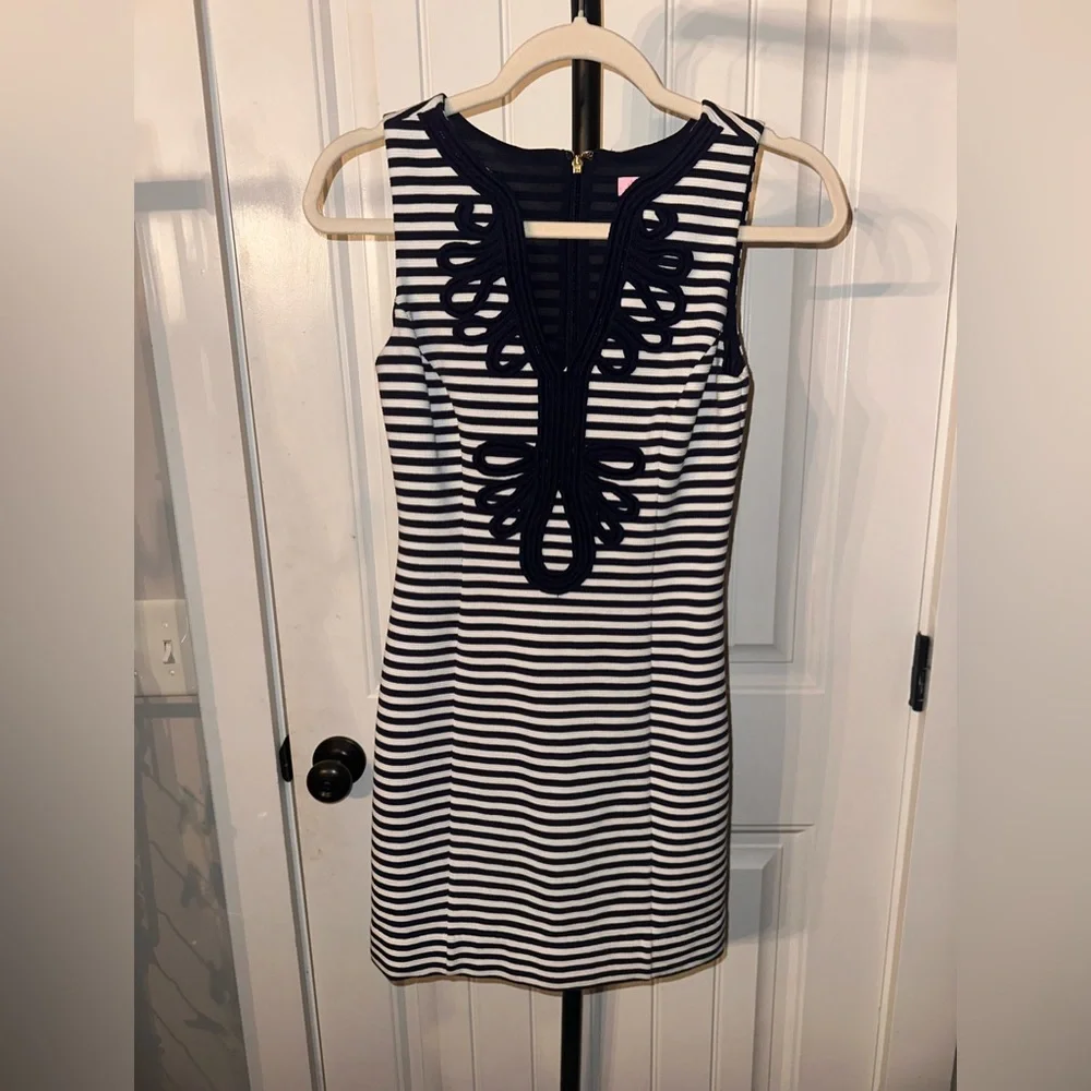 Lilly‎ Pulitzer Size XS Navy and White Striped Mini Dress - Picture 3 of 9